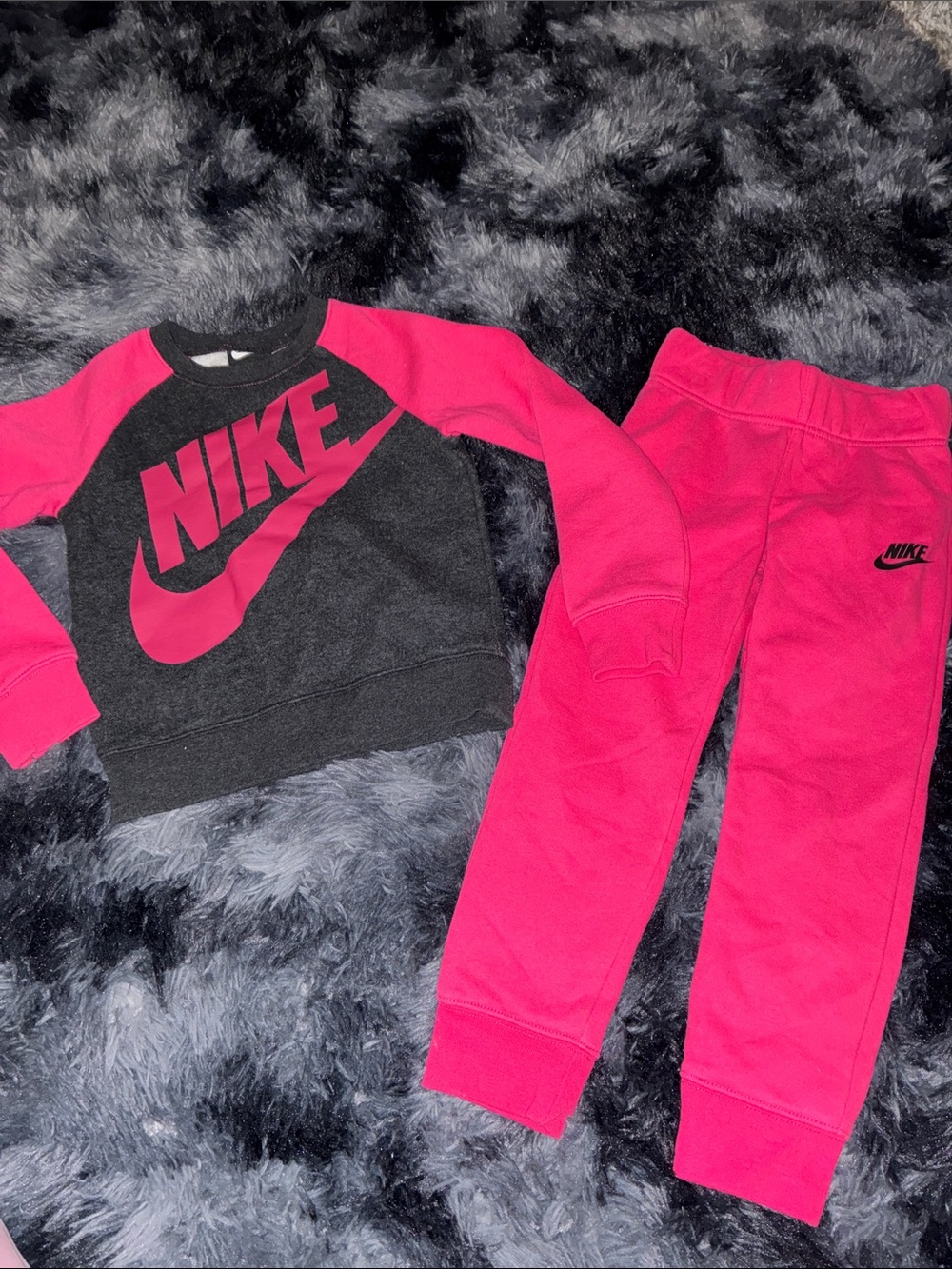 Nike Girls Black & Hot Pink Sweatshirt and Joggers Set size 4-5 small
